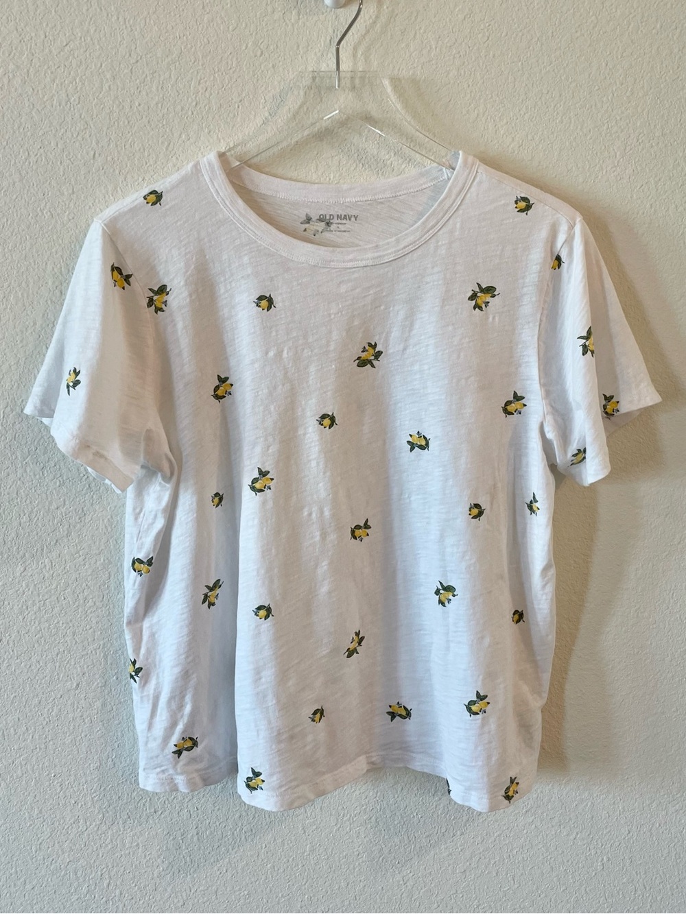 Old Navy EveryWear Lemon Print White Short Sleeve Tee